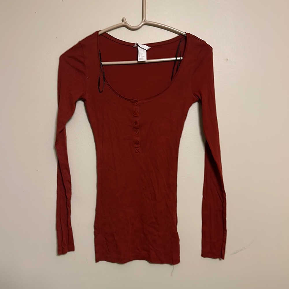 (2) Rue 21 and HM woman’s XS bundle shirts